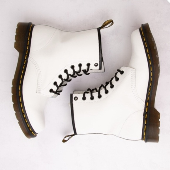 Dr Martens 1460 White Smooth Leather Lace Up Combat Boots Women’s 9 EU40 NWOT - Picture 5 of 13